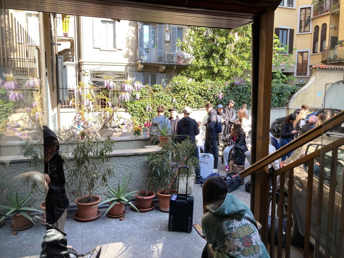 Koala Hostel Milano Exteriör bild