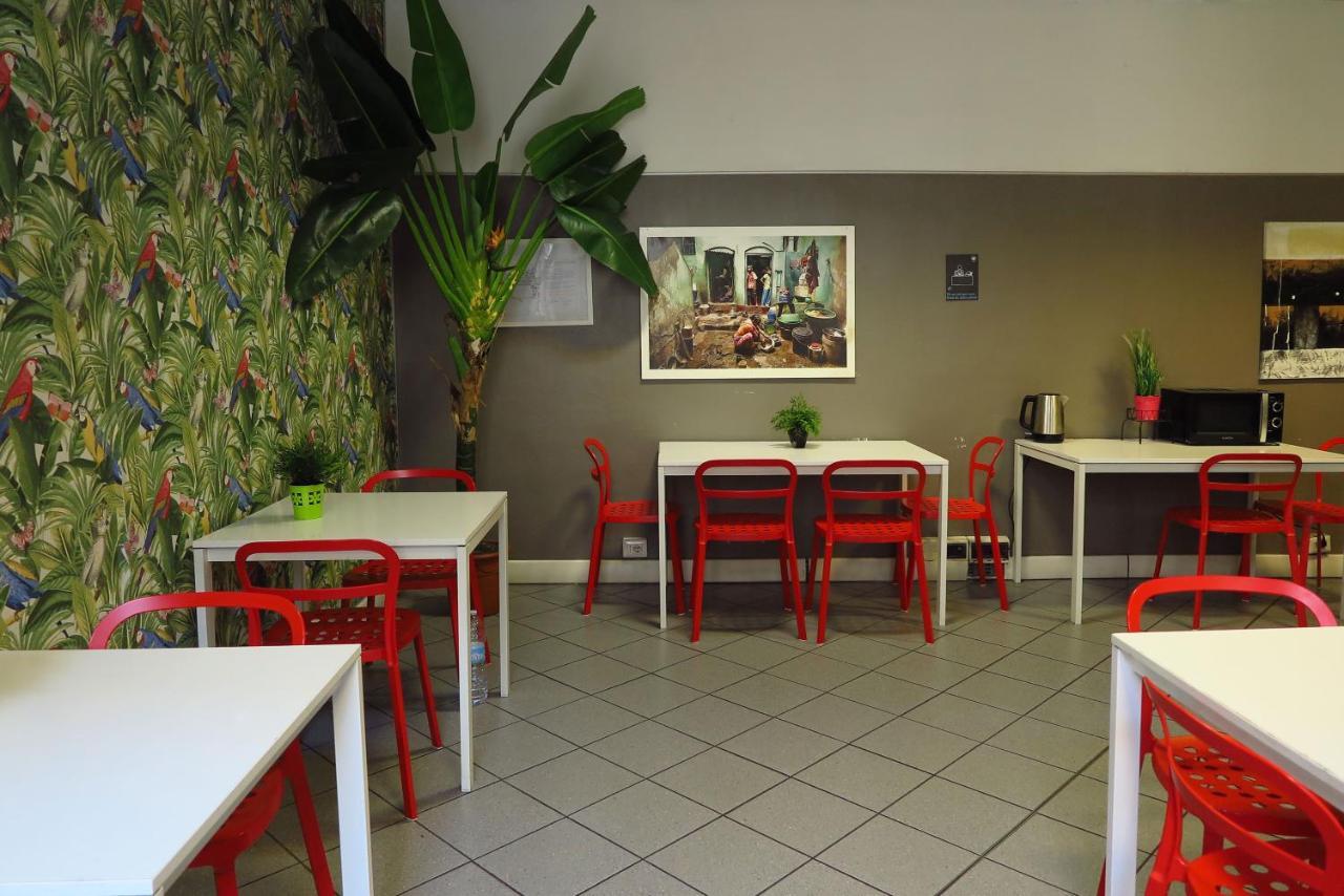 Koala Hostel Milano Exteriör bild