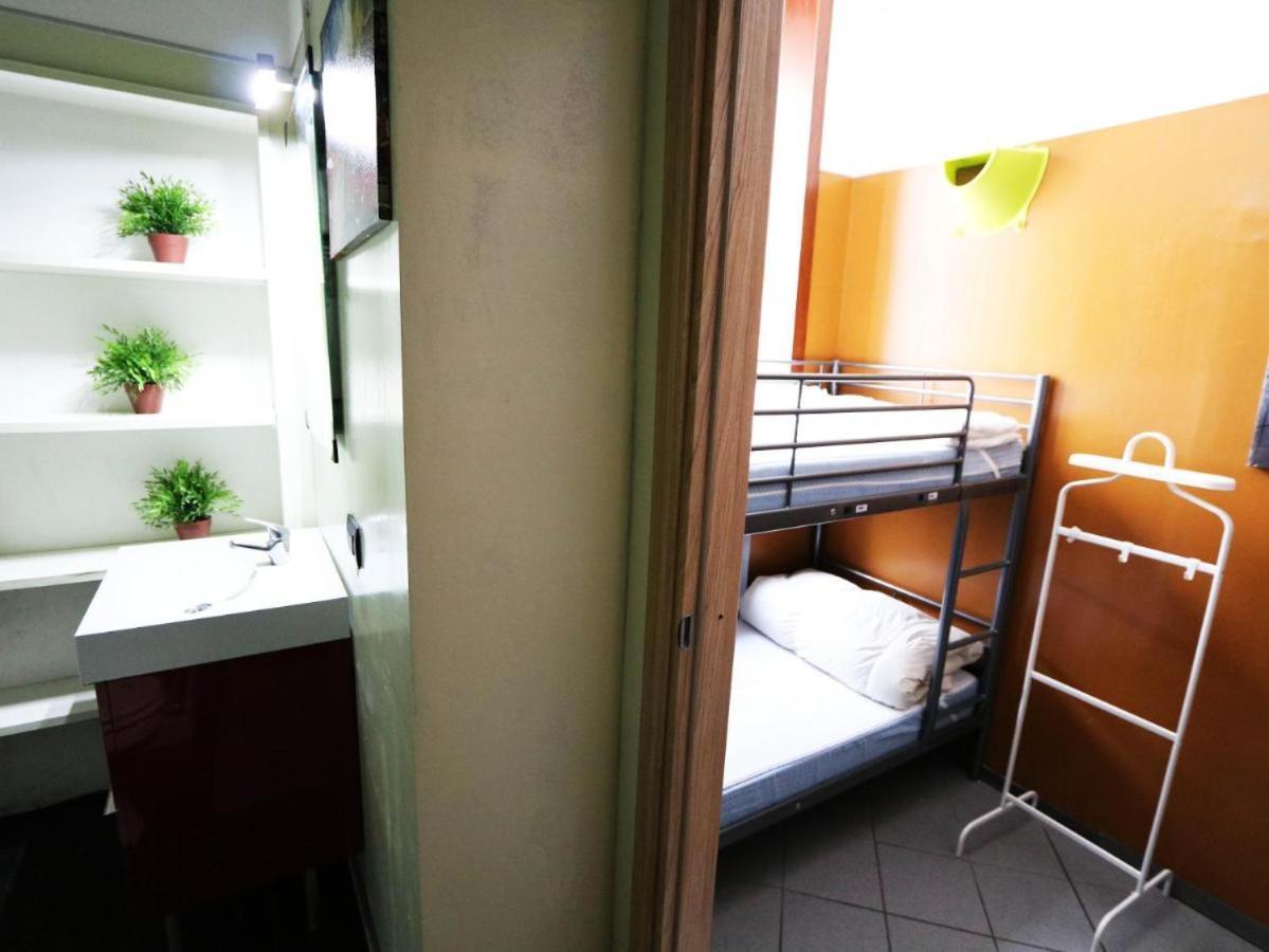 Koala Hostel Milano Exteriör bild